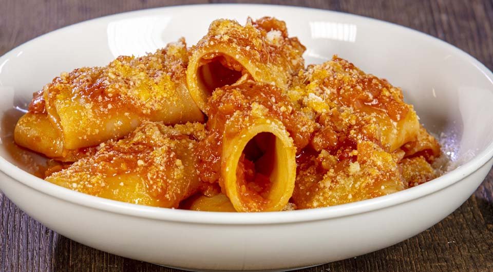 Paccheri al ragù napoletano