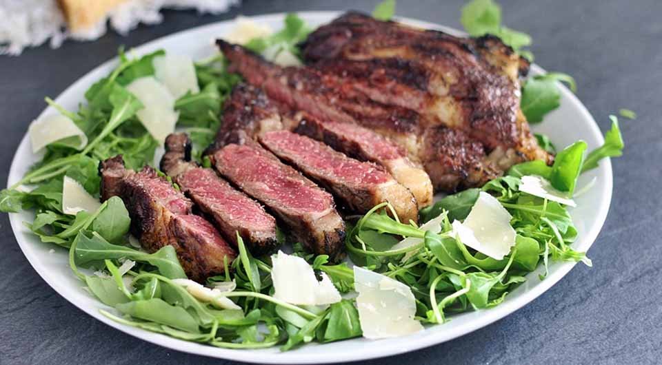 Tagliata di manzo con rucola