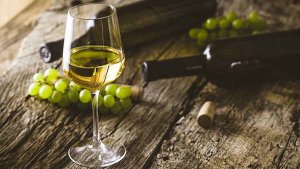 Vino bianco calice